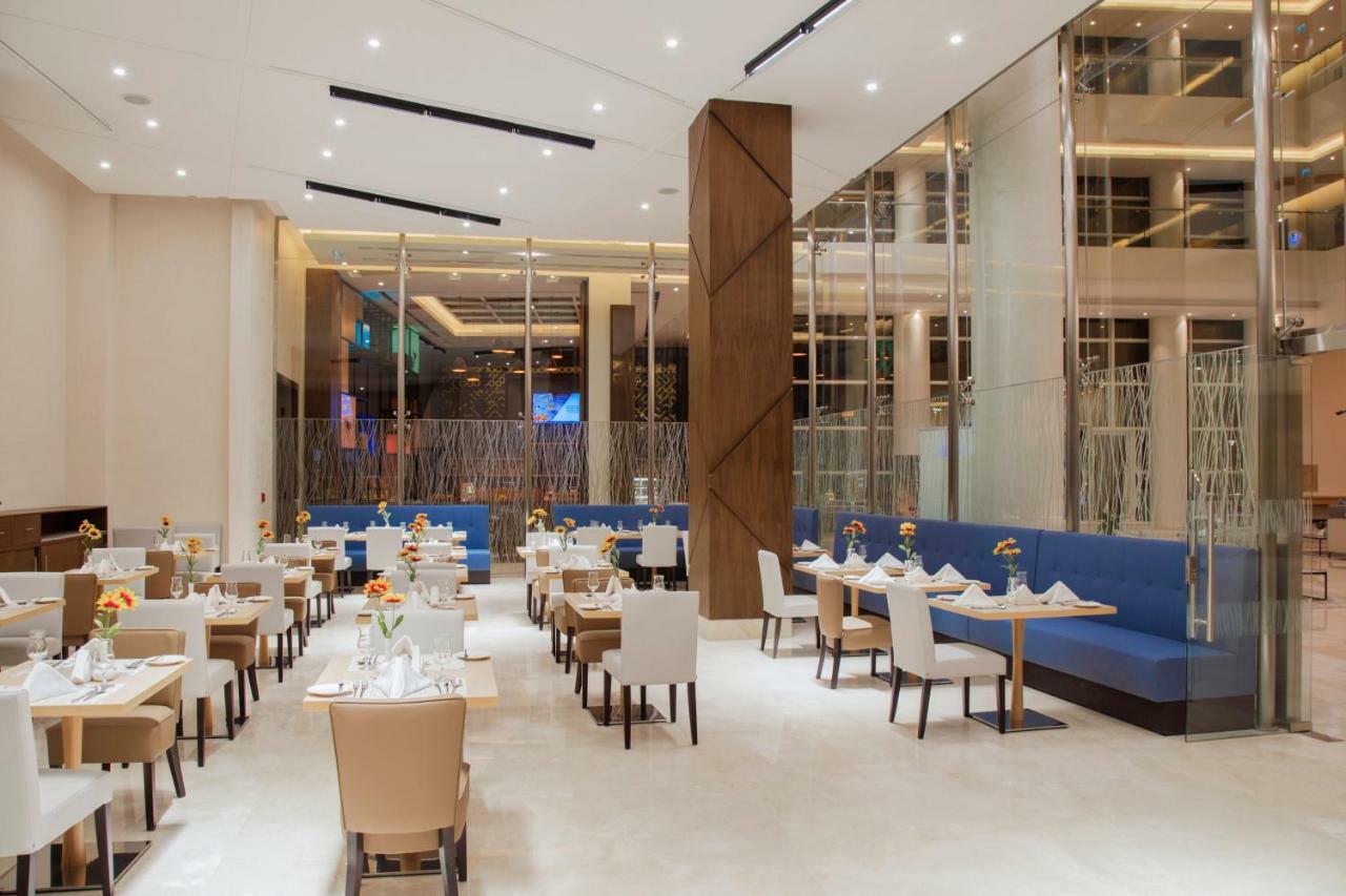 Cristal Amaken Hotel Riyadh Riade Exterior foto